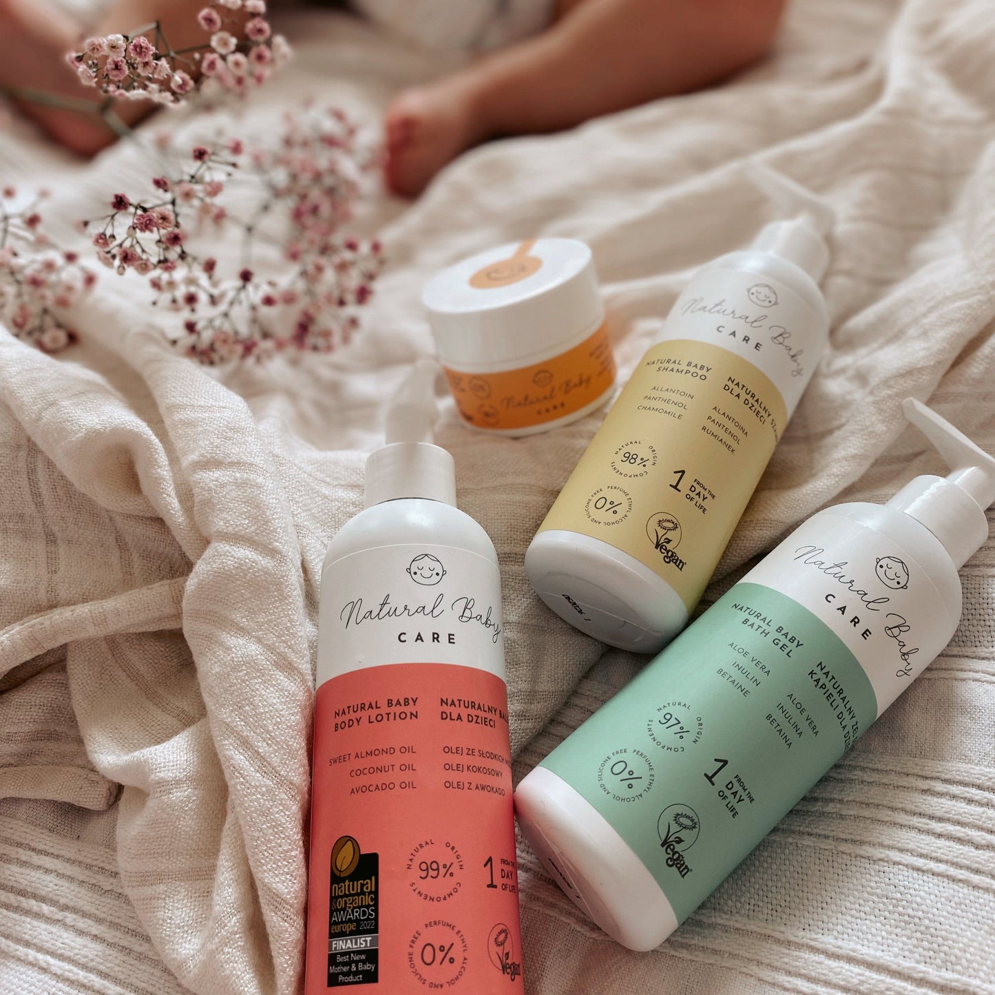 Zestaw kosmetyków w prezentowy opakowaniu Natural Baby Care