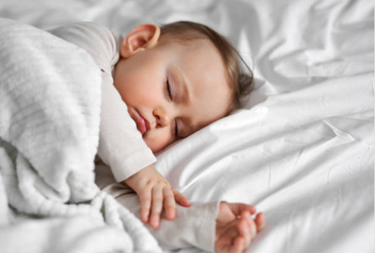 Jak skutecznie radzić sobie z bezsennością u niemowląt?